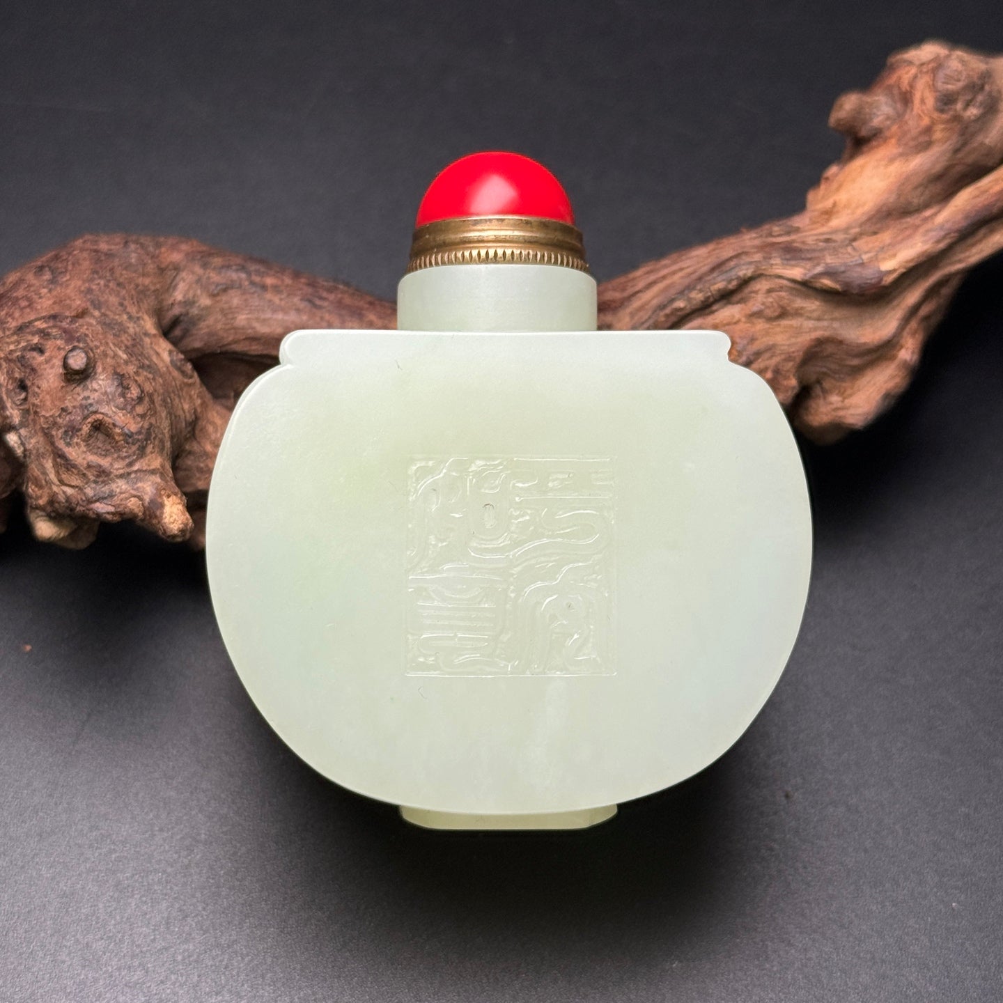 A0945 Chinese Natural Hetian Jade Low Relief Fortune Dragon Snuff Bottle