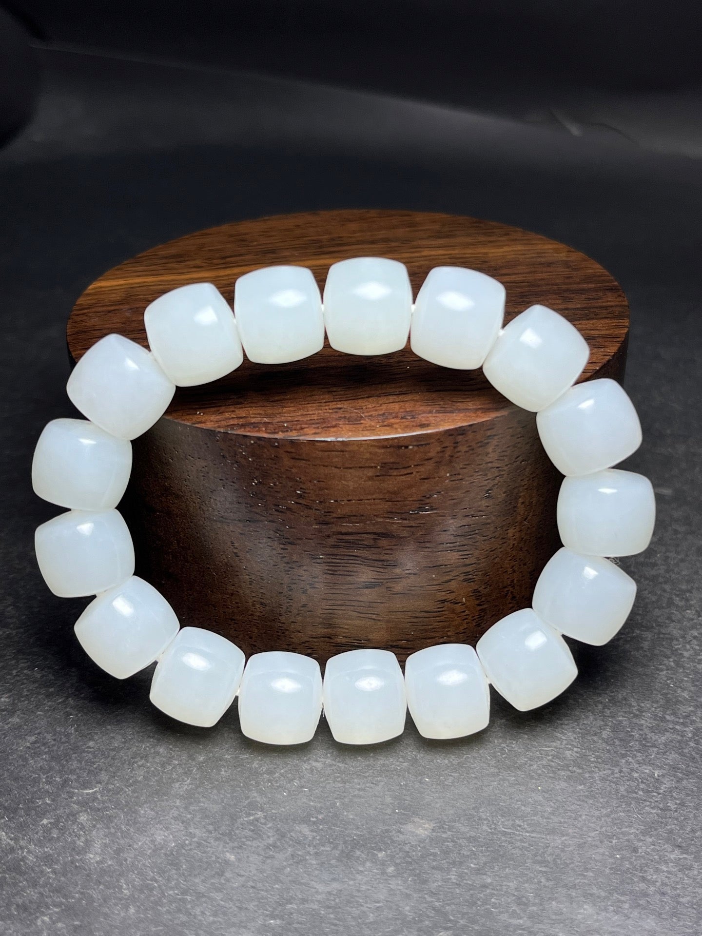 A1025 Superb Chinese Hetian Jade Beads Bracelet