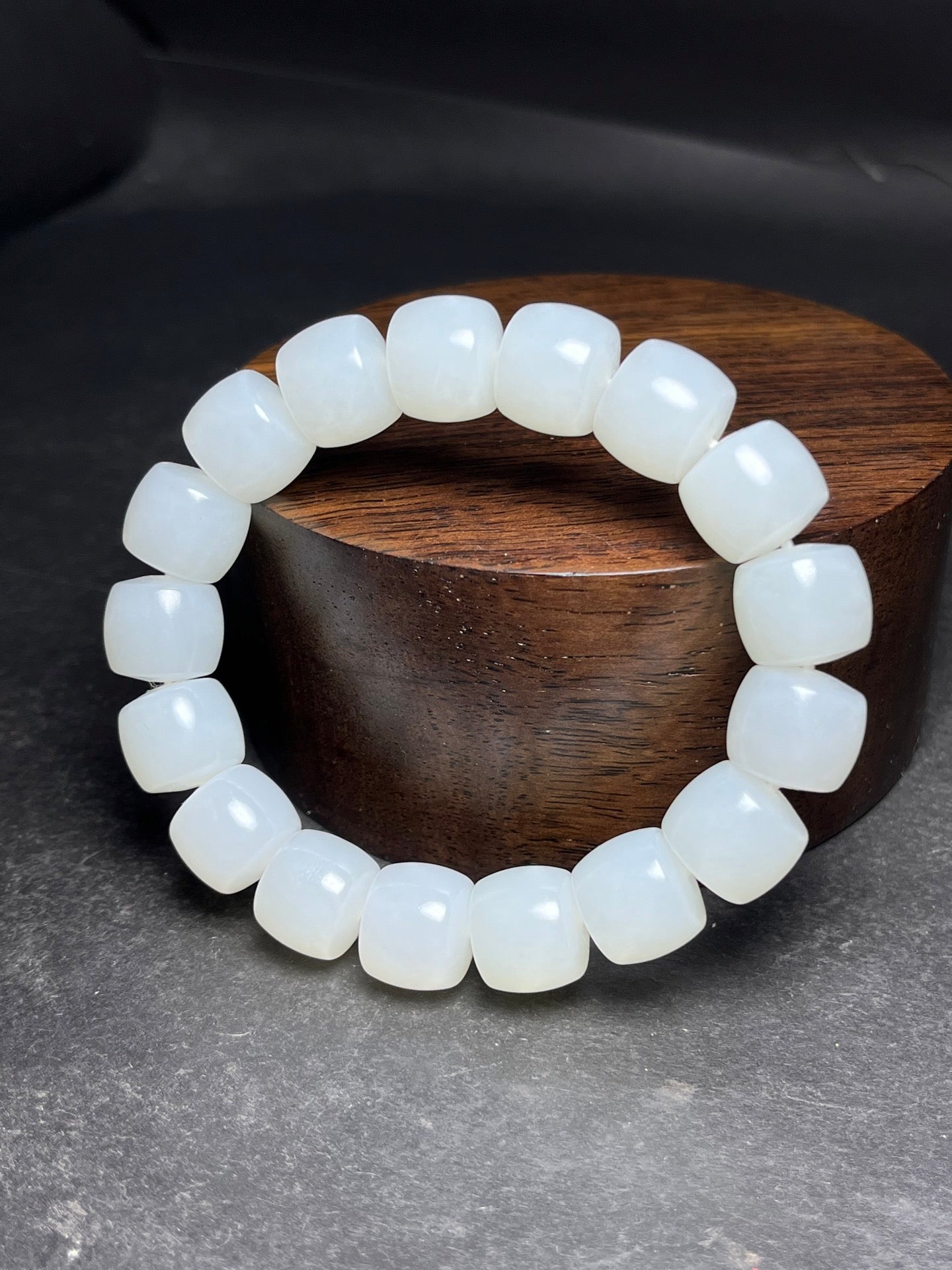 A1025 Superb Chinese Hetian Jade Beads Bracelet