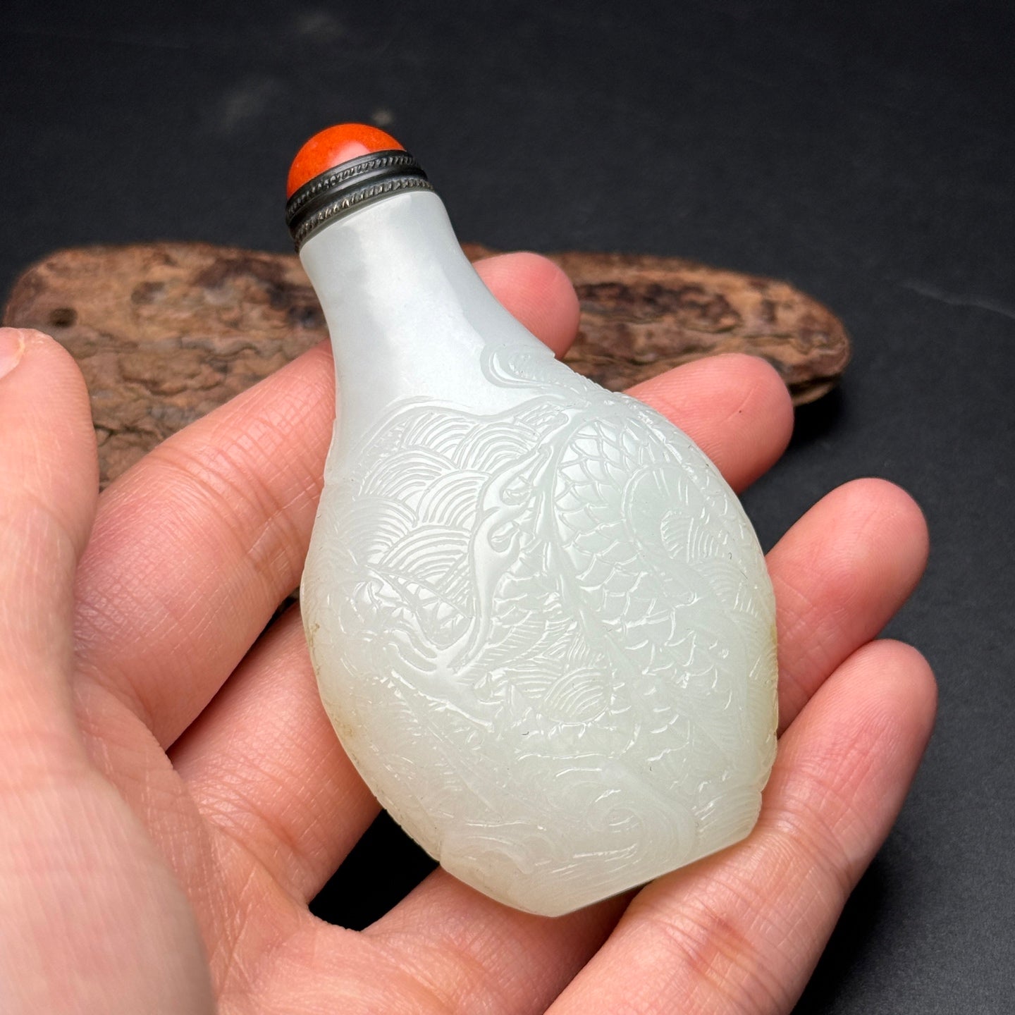 A1040 Chinese Natural Hetian Jade Low Relief Fortune Dragon Design Snuff Bottle