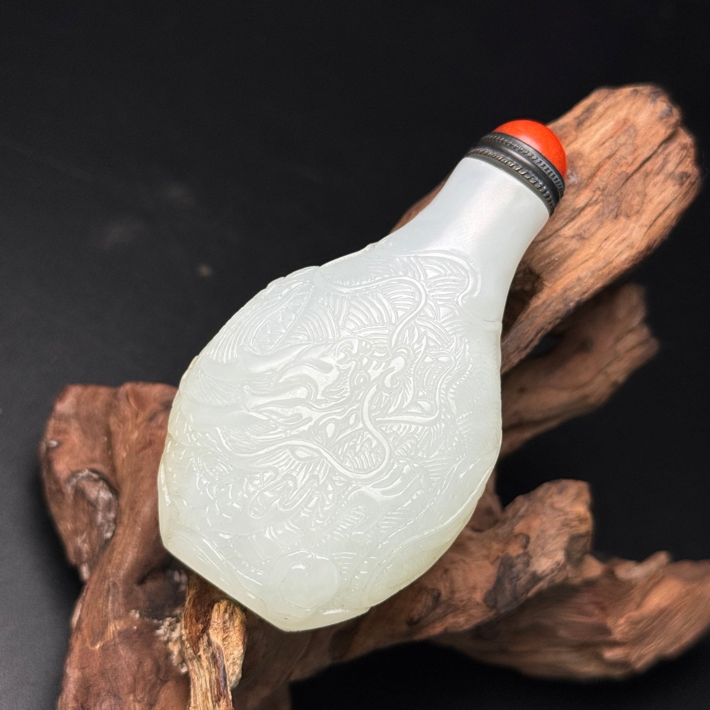 A1040 Chinese Natural Hetian Jade Low Relief Fortune Dragon Design Snuff Bottle