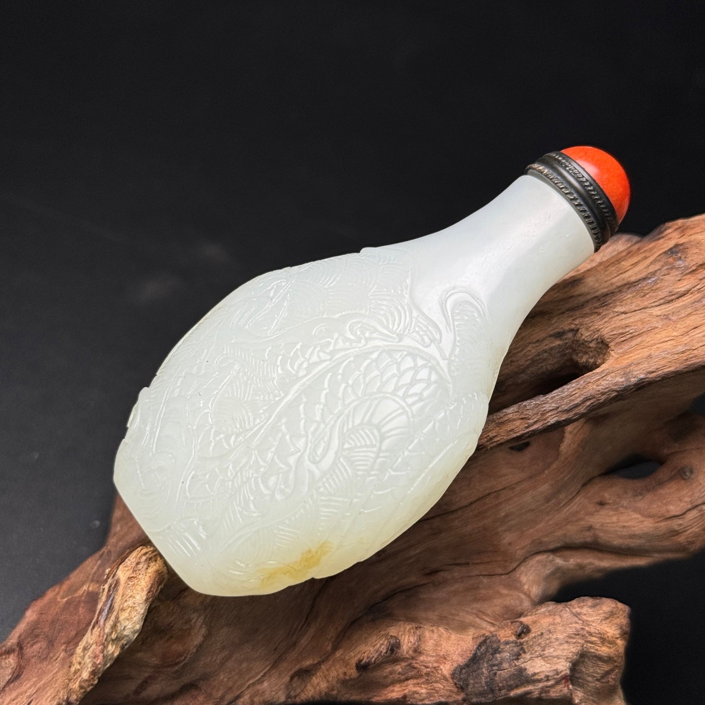 A1040 Chinese Natural Hetian Jade Low Relief Fortune Dragon Design Snuff Bottle