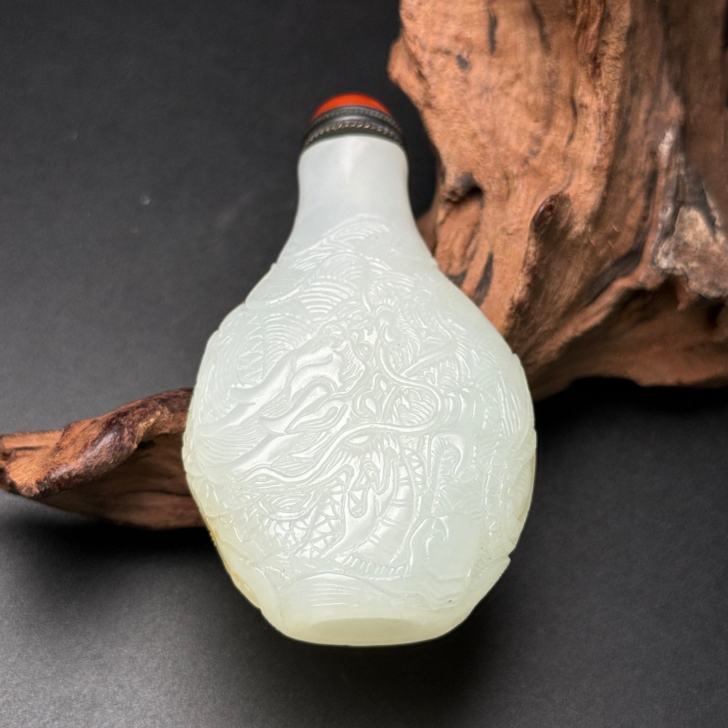 A1040 Chinese Natural Hetian Jade Low Relief Fortune Dragon Design Snuff Bottle