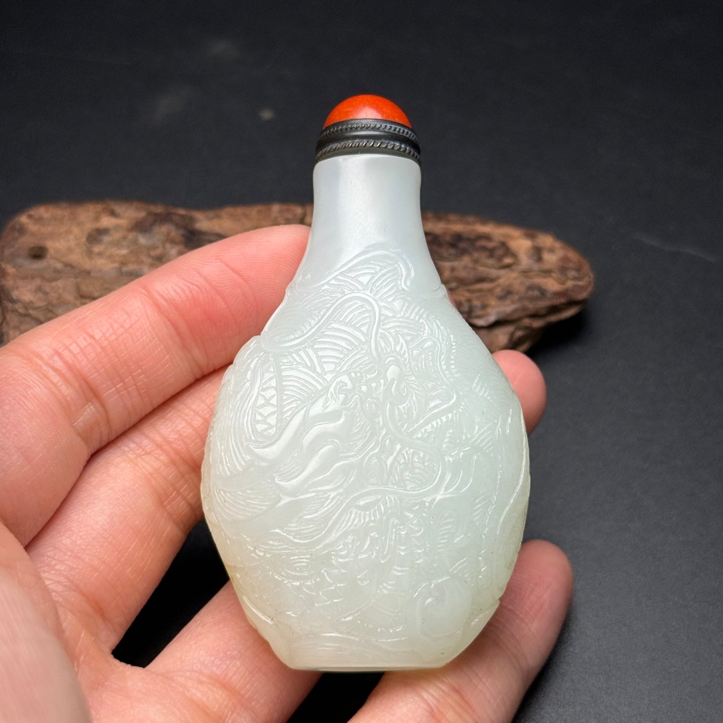 A1040 Chinese Natural Hetian Jade Low Relief Fortune Dragon Design Snuff Bottle