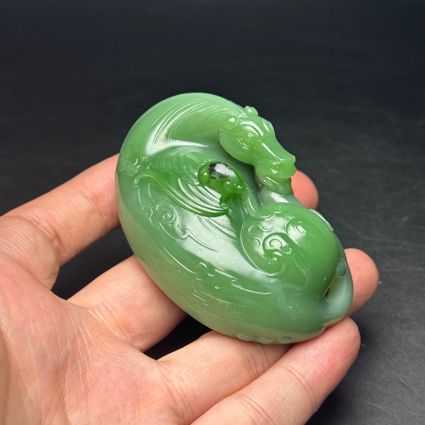 A1056 High Quality Chinese Green Hetian Jade Carved Fortune Horse Statue