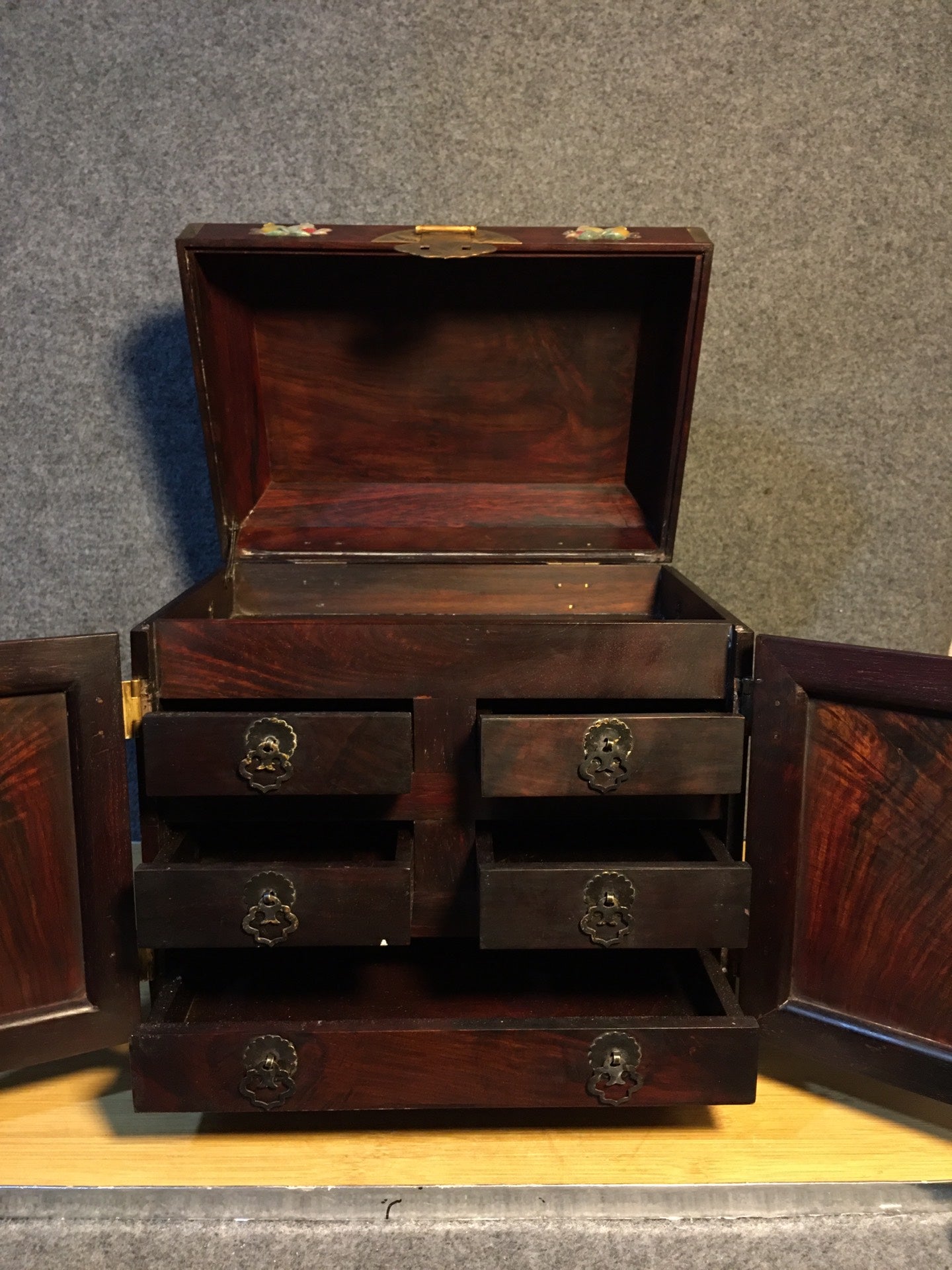 A1265 Vintage Chinese Zitan Wood Inlay Shell & Shoushan Stone & Turquoise & Lapis Lazuli Jewellery Box