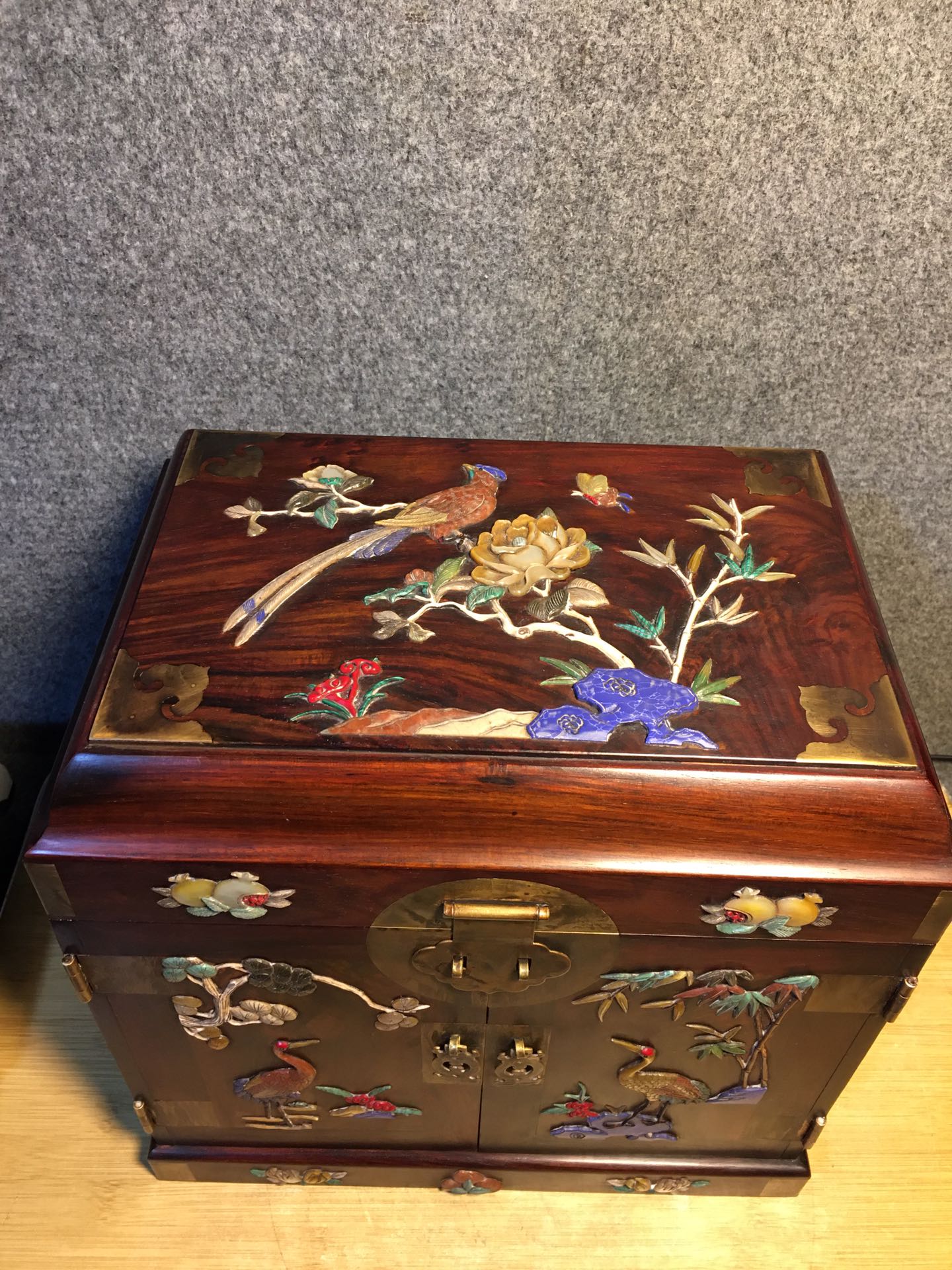 A1265 Vintage Chinese Zitan Wood Inlay Shell & Shoushan Stone & Turquoise & Lapis Lazuli Jewellery Box