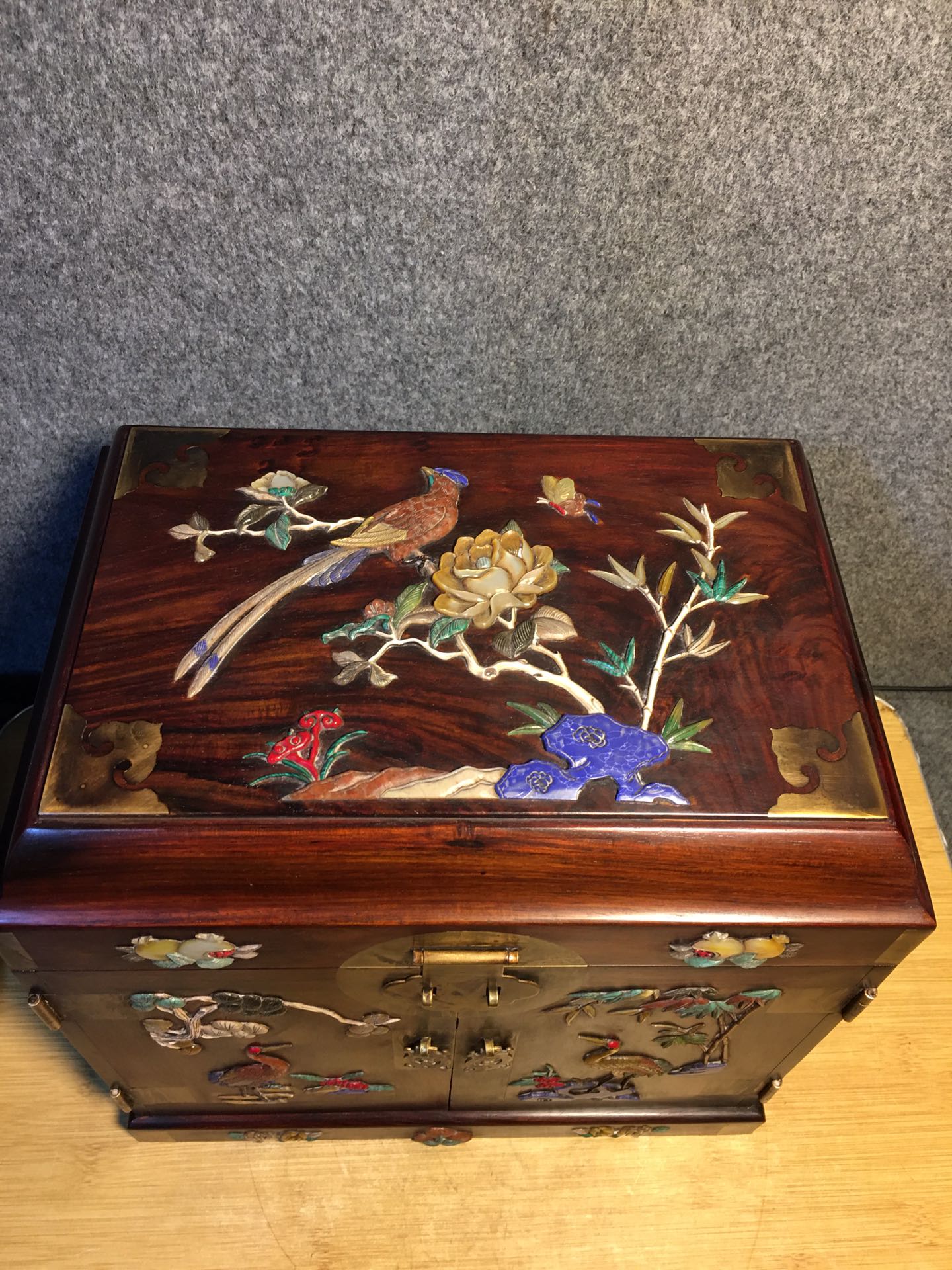 A1265 Vintage Chinese Zitan Wood Inlay Shell & Shoushan Stone & Turquoise & Lapis Lazuli Jewellery Box