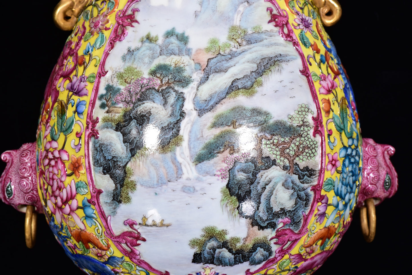 A1268 Chinese Qing Dynasty Gilt Gold Famille Rose Enamel Mountain River Scene Design Porcelain Pot