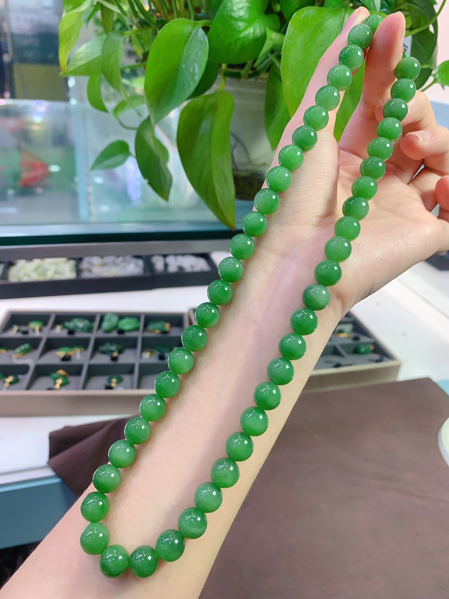 A1275 Superb Chinese Green Hetian Jade Beads Necklace