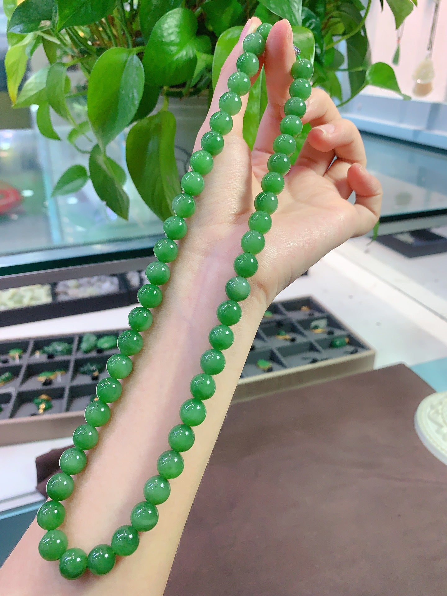 A1275 Superb Chinese Green Hetian Jade Beads Necklace