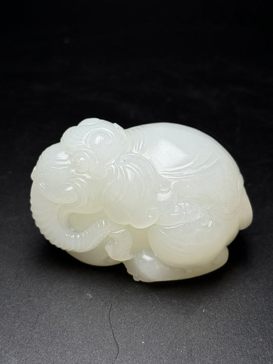 A1280 Superb Chinese White Hetian Jade Carved Fortune Elephant Statue