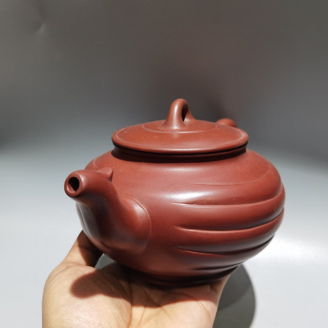 A1283 Chinese Yixing Zisha Clay Teapot w Artist Signed