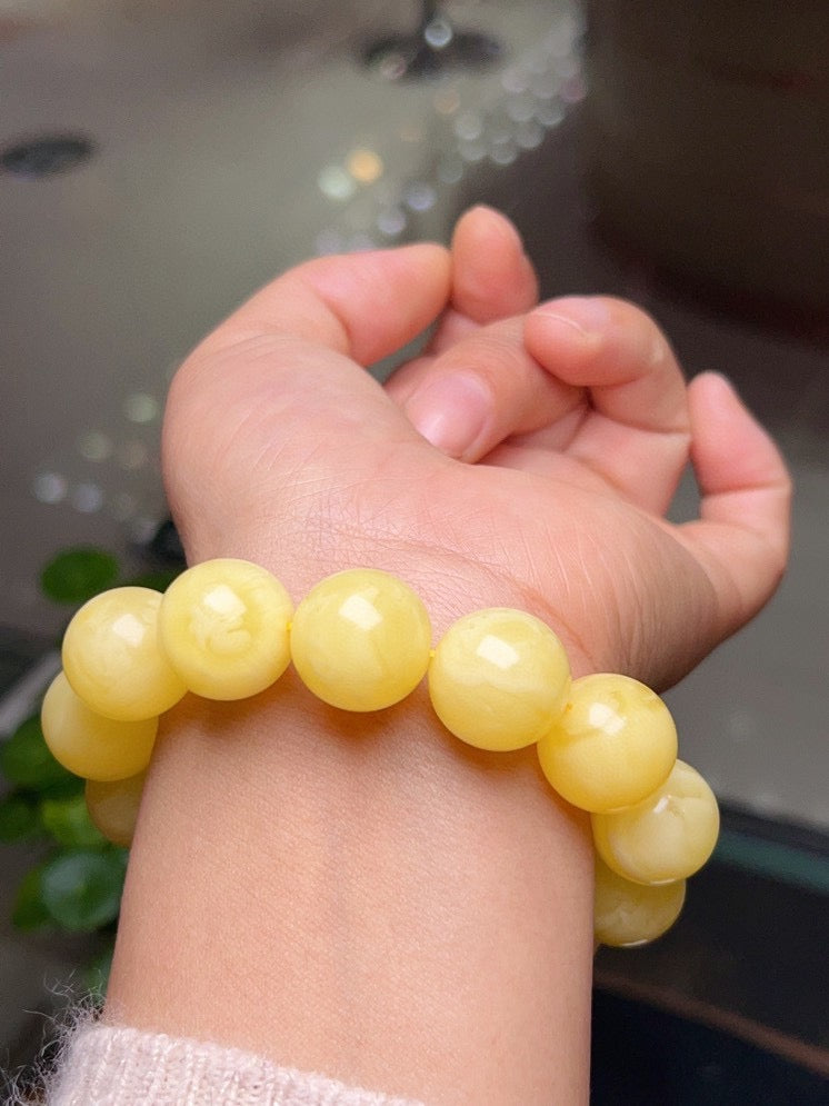 A1293 Beautiful Beeswax Beads Bracelet