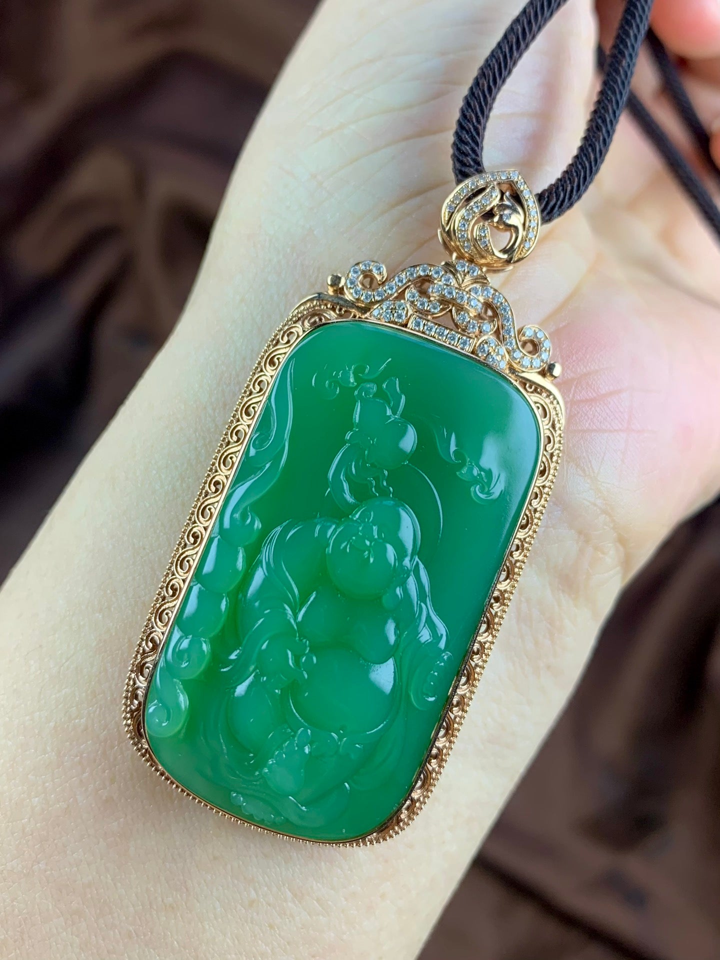 A1294 High Quality Chinese 18K Gold Inlay Green Hetian Jade Carved Laughing Buddha Pendant