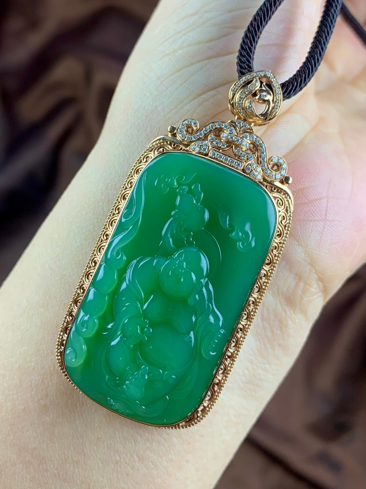 A1294 High Quality Chinese 18K Gold Inlay Green Hetian Jade Carved Laughing Buddha Pendant