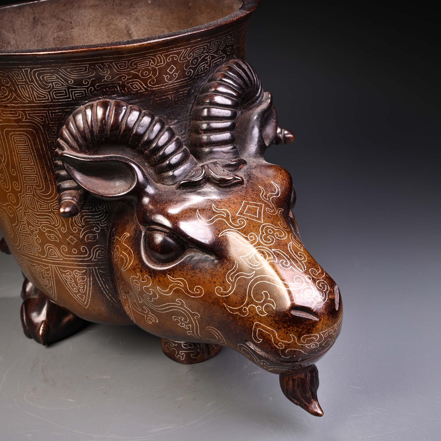 A1299 Vintage Chinese Copper Inlay Silver Wires Sheep Head Brush Pot