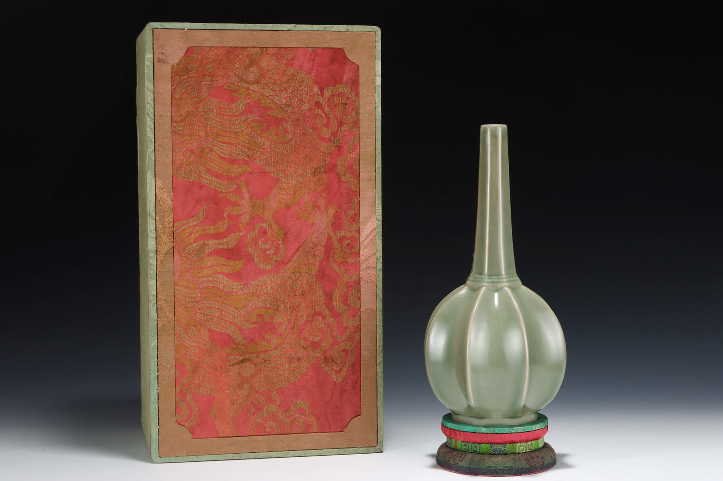 A1485 Chinese Yue Kiln Porcelain Vase