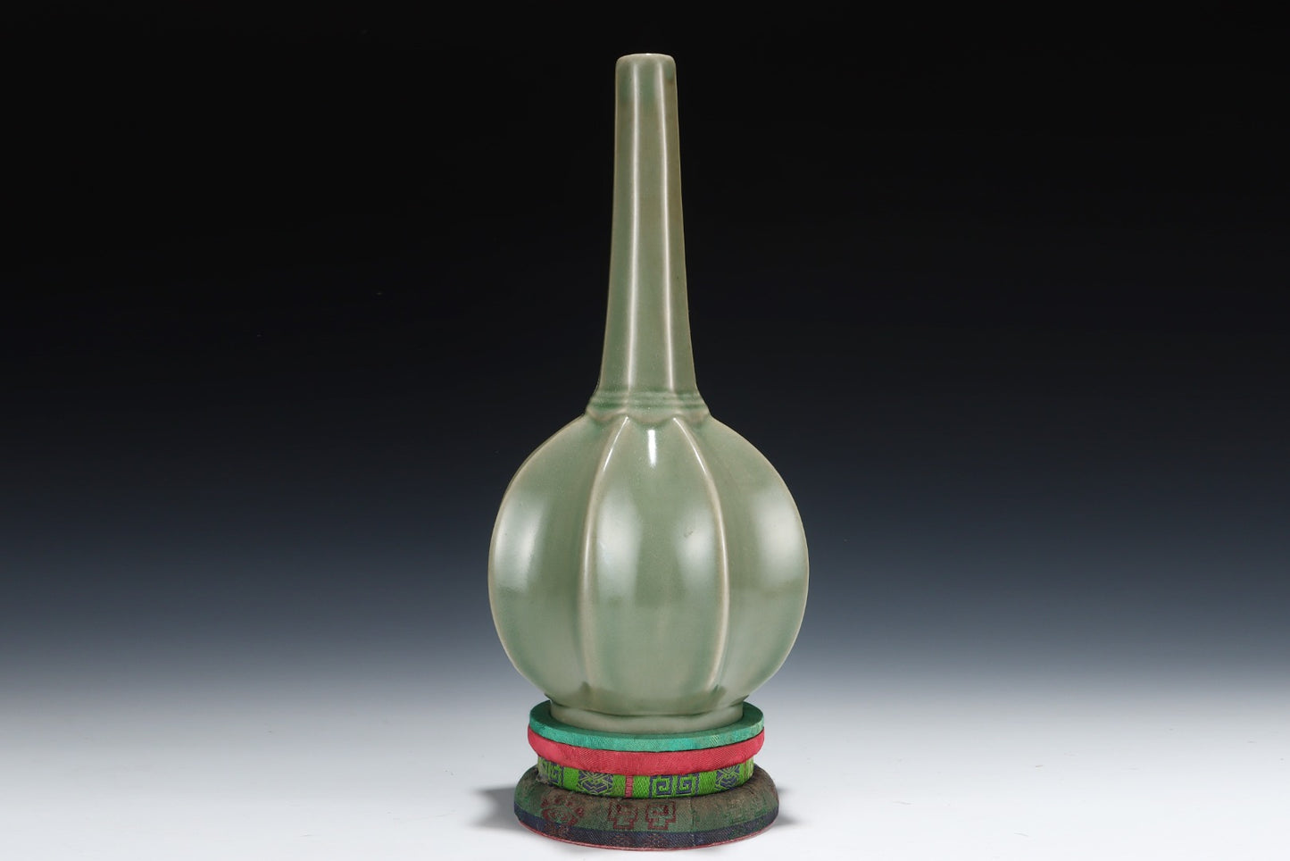 A1485 Chinese Yue Kiln Porcelain Vase