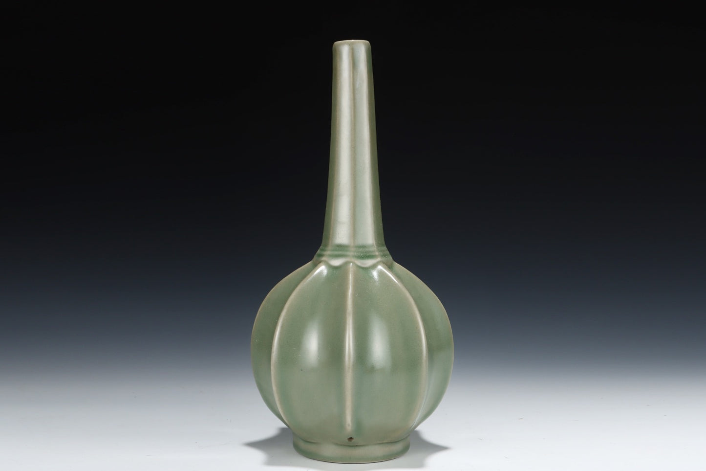A1485 Chinese Yue Kiln Porcelain Vase