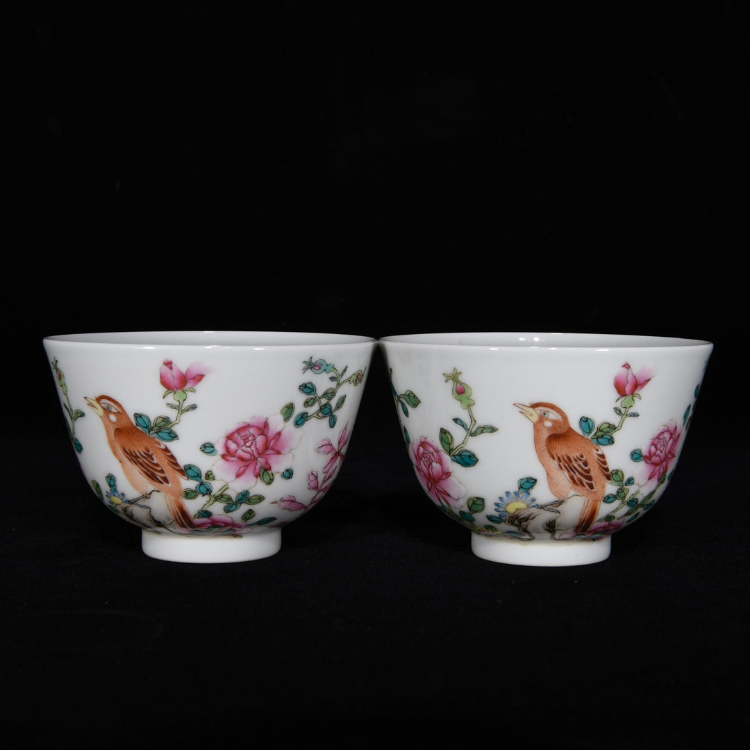 A1493 A Pair Chinese Qing Dynasty Famille Rose Flowers Bird Design Porcelain Cups