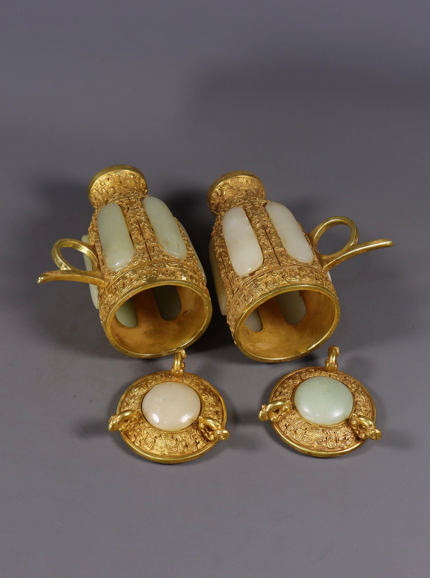 A1520 A Pair Vintage Chinese Gilt Gold Inlay Hetian Jade Cups