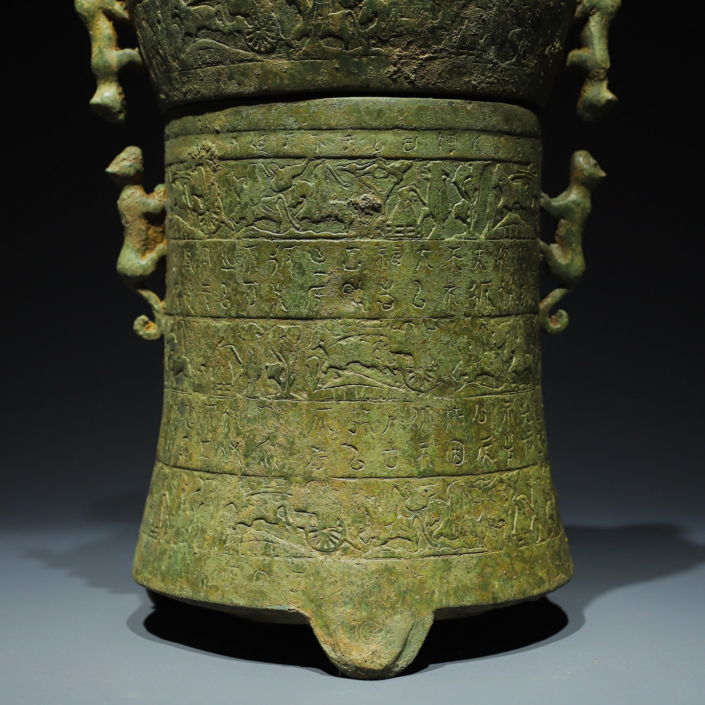 A1526 Vintage Chinese Bronze Figure Storage Pot
