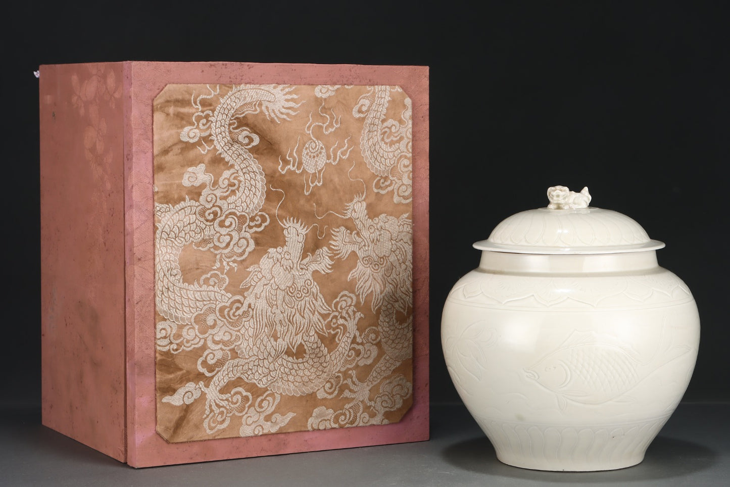 A1570 Chinese Ding Kiln White Glaze Porcelain Pot