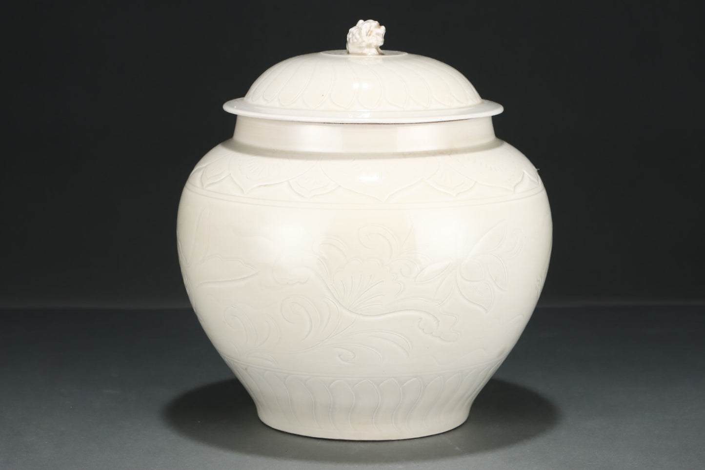 A1570 Chinese Ding Kiln White Glaze Porcelain Pot
