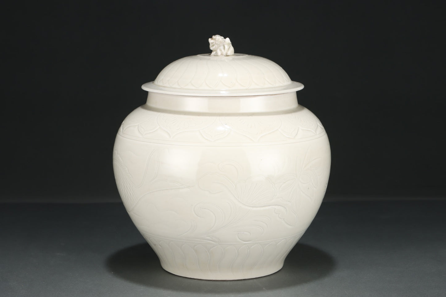 A1570 Chinese Ding Kiln White Glaze Porcelain Pot