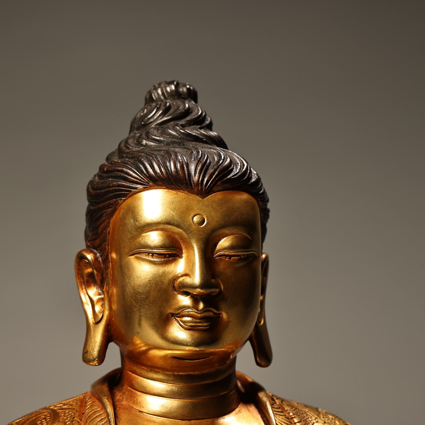 A1635 Vintage Chinese Gilt Gold Copper Kwan-yin Statue
