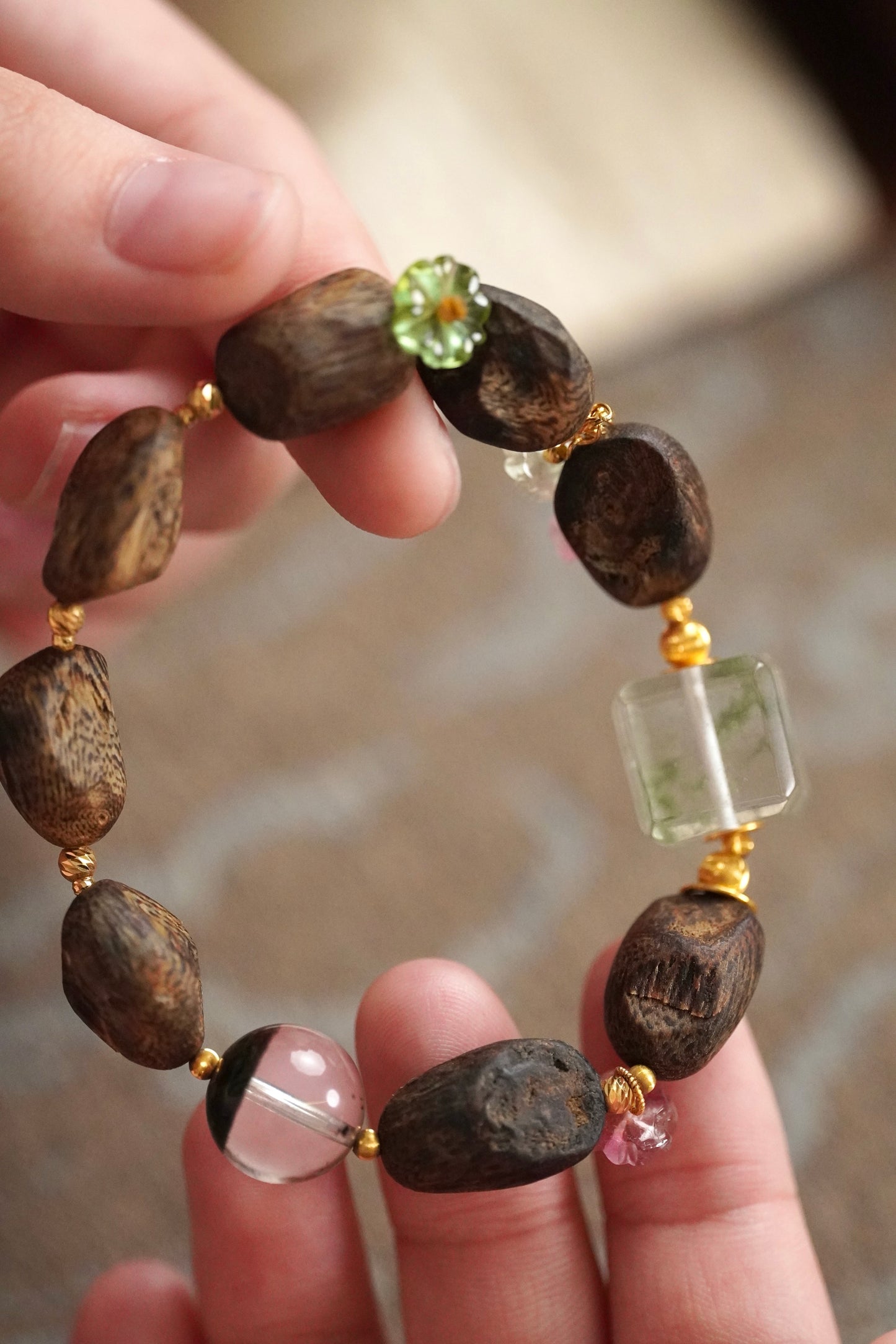 A1737 Vintage Chinese Chenxiang Wood & Crystal Beads Bracelet