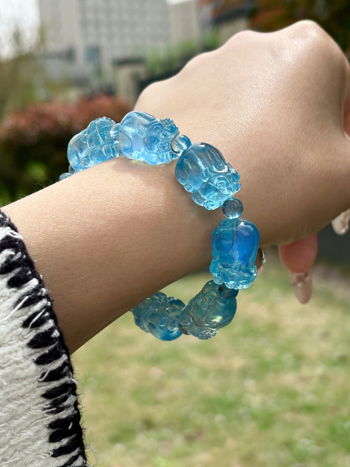 A1810 Beautiful Aquamarine Carved Fortune Pixiu Beads Bracelet
