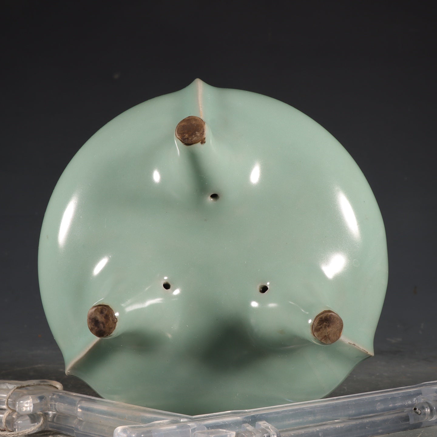 A1879 Chinese Guan Kiln 3 Leg Porcleain Incense Burner