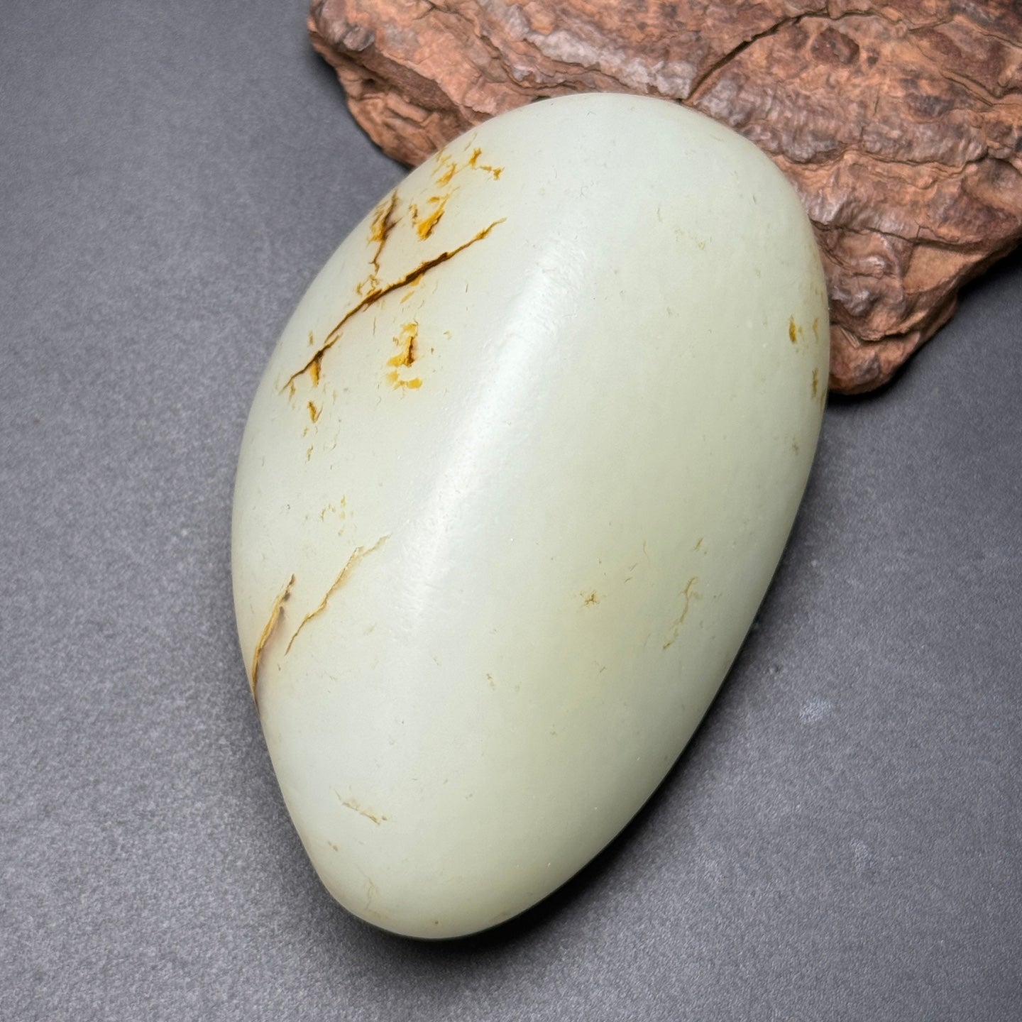 A1884 Chinese Hetian Jade Original Stone Statue