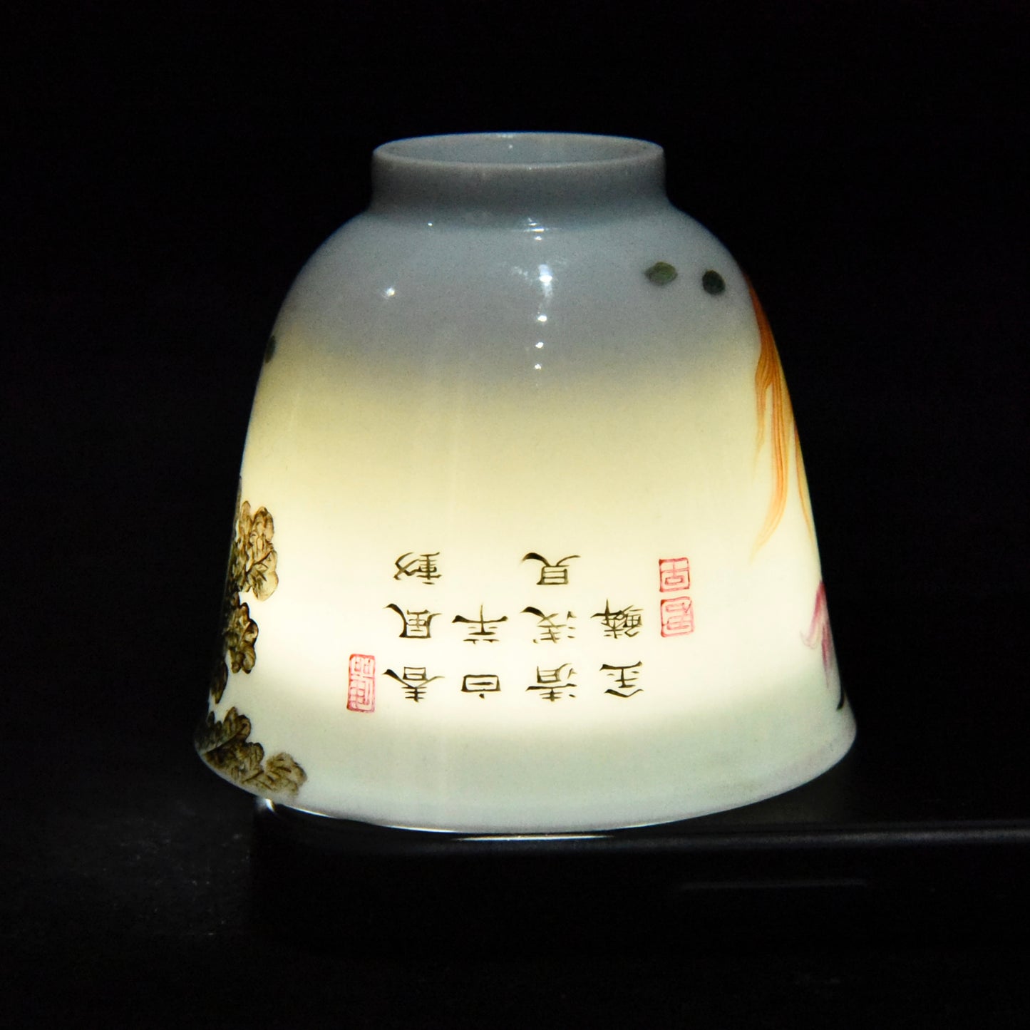 A1889 Chinese Qing Dynasty Gilt Gold Famille Rose Enamel Lotus Leaf & Lotus Flower Design Porcelain Cup w Saucer