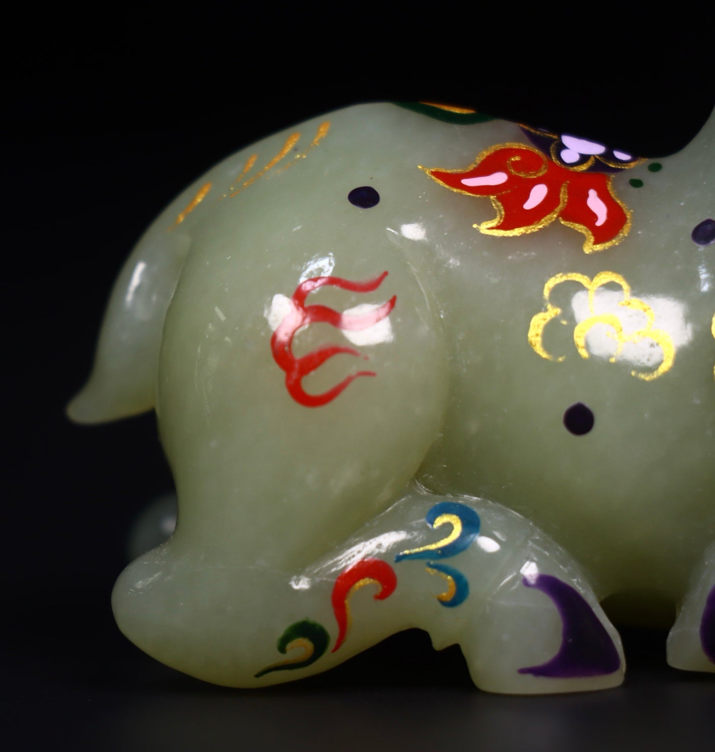 A1899 Chinese Gilt Gold Colored Drawing Hetian Jade Carved Fortune Sheep Statue