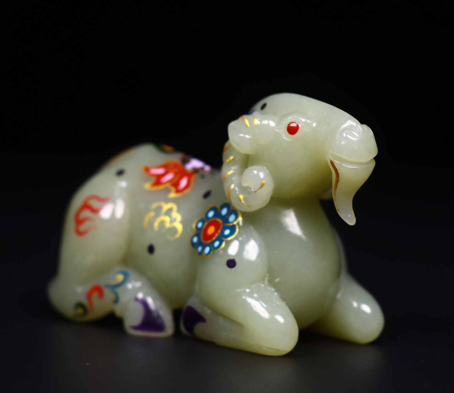 A1899 Chinese Gilt Gold Colored Drawing Hetian Jade Carved Fortune Sheep Statue