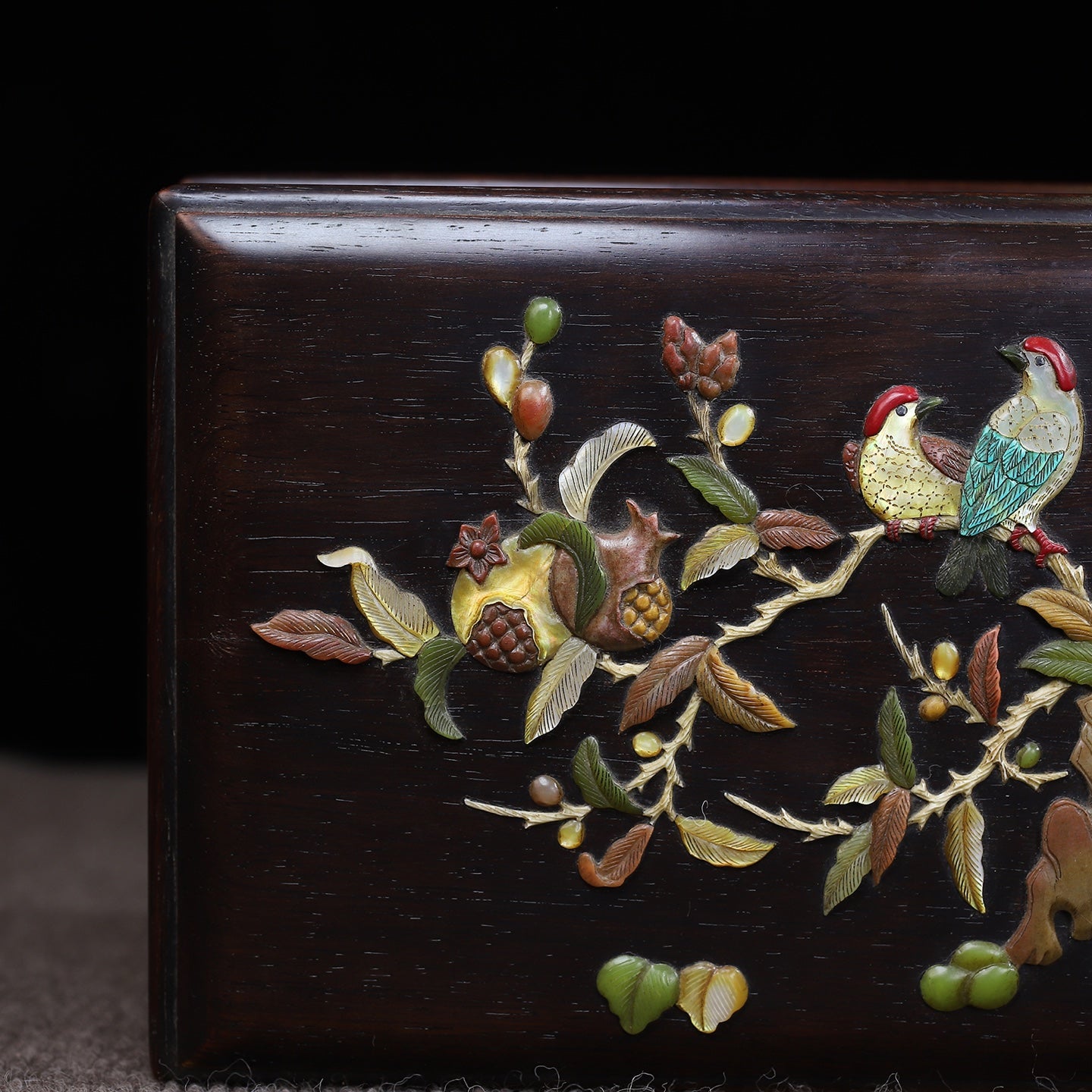 A1902 Chinese Zitan Wood Inlay Shoushan Stone Plum Flower & Magpie Design Jewellery Box
