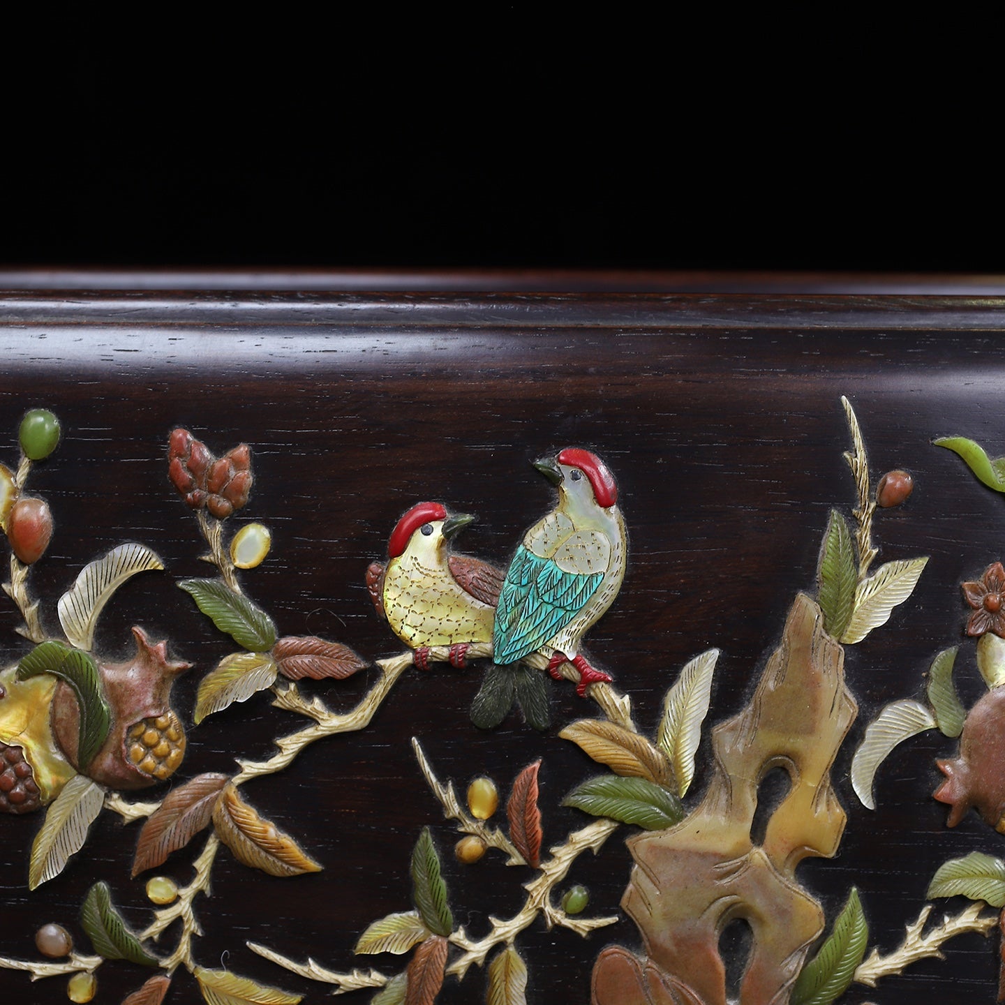 A1902 Chinese Zitan Wood Inlay Shoushan Stone Plum Flower & Magpie Design Jewellery Box