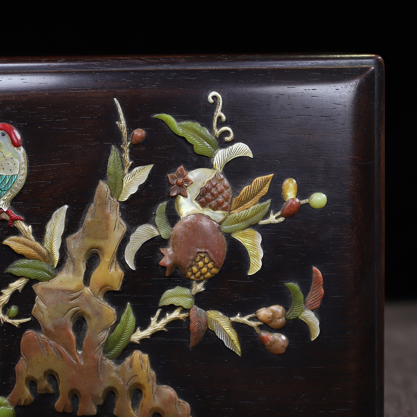 A1902 Chinese Zitan Wood Inlay Shoushan Stone Plum Flower & Magpie Design Jewellery Box