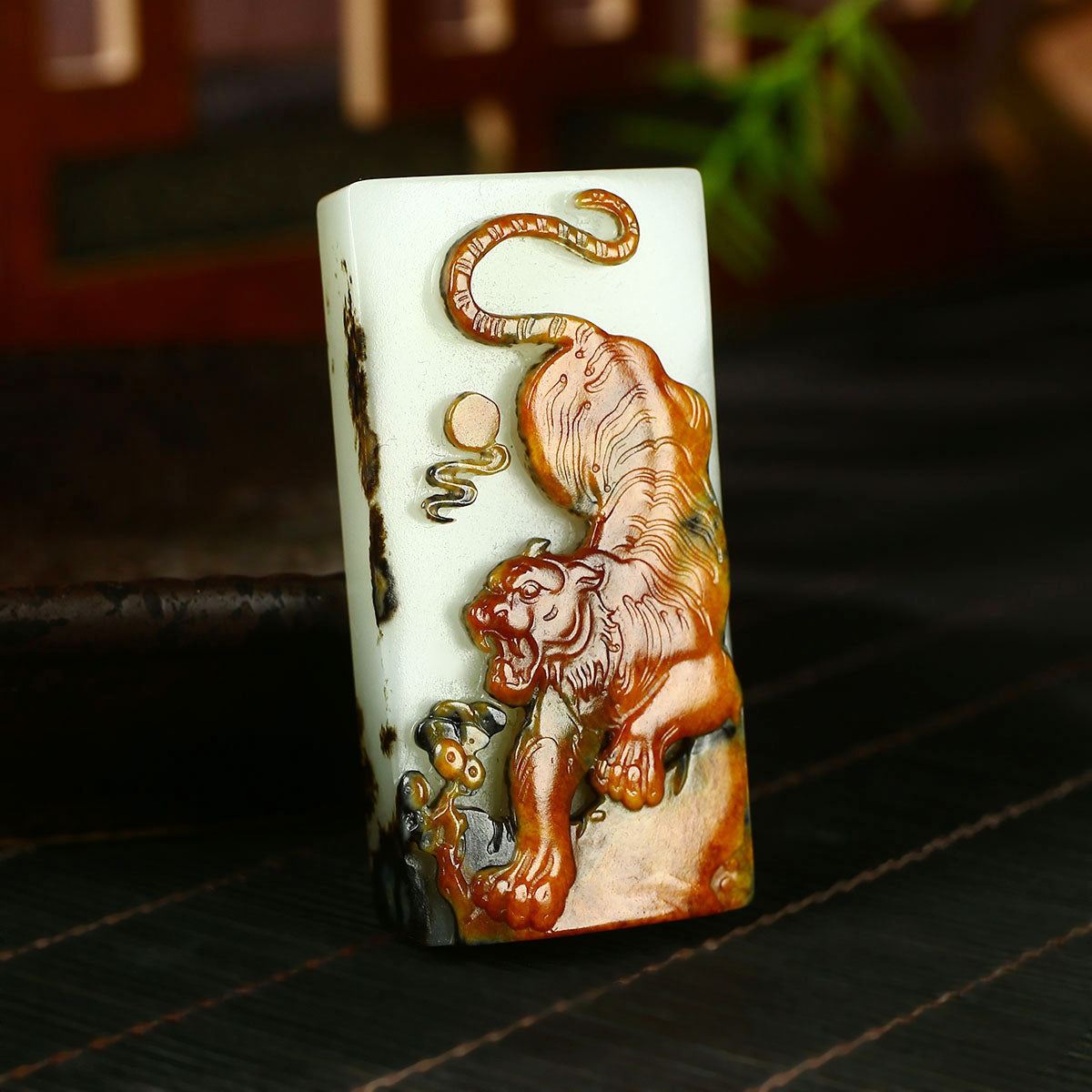 A1903 Superb Chinese Hetian Jade Hand Carved Tiger Pendant