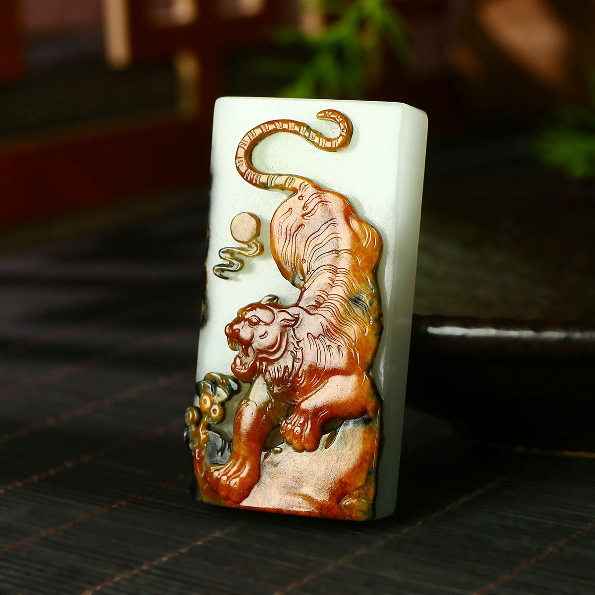 A1903 Superb Chinese Hetian Jade Hand Carved Tiger Pendant