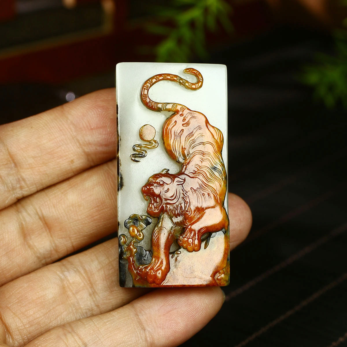 A1903 Superb Chinese Hetian Jade Hand Carved Tiger Pendant
