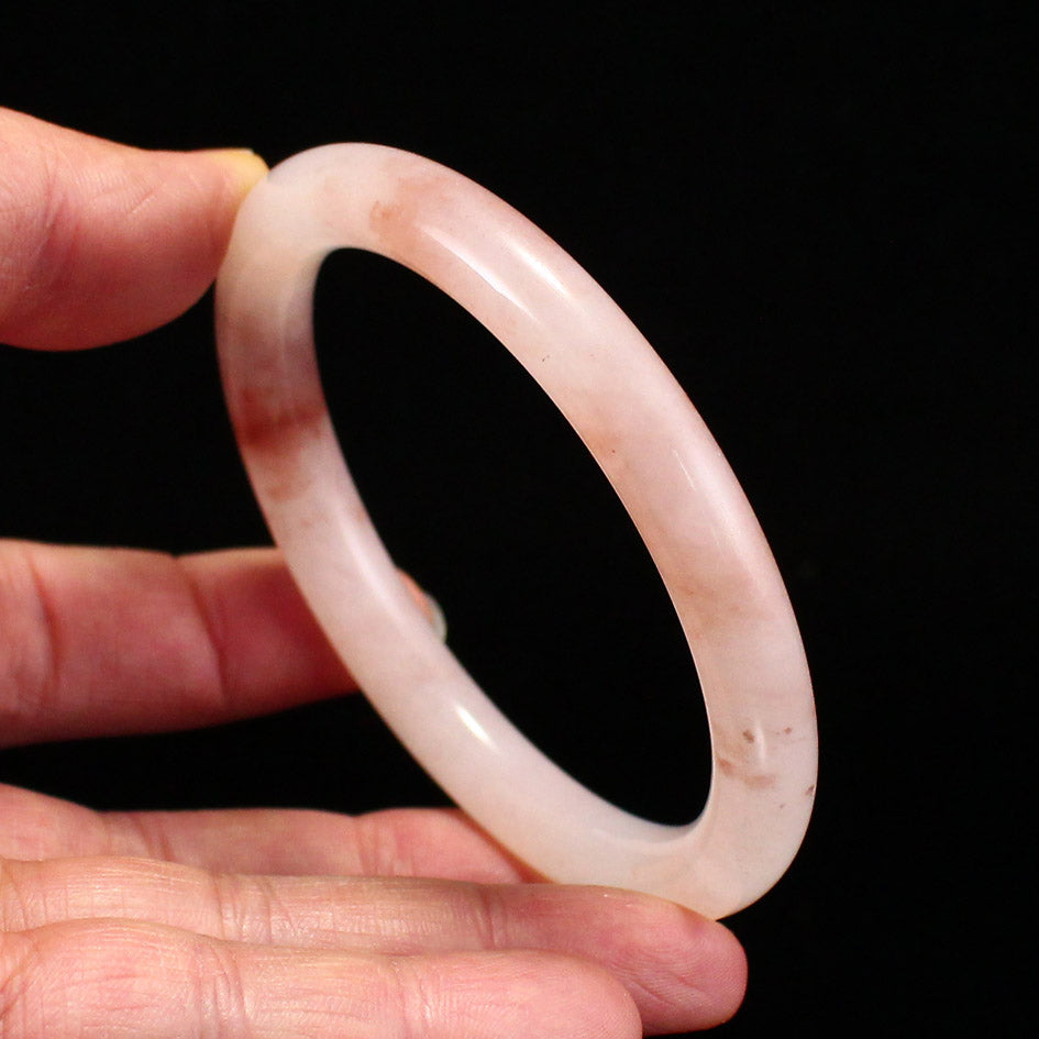 A1968 Inside Diameter 57 MM Natural Quartzite Pink Taohuayu Bracelet