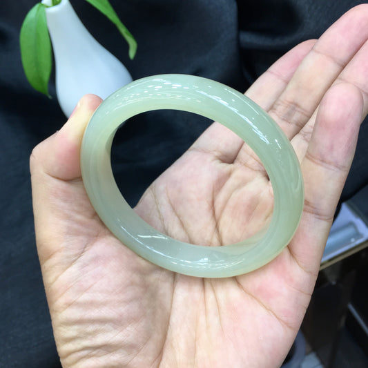 A1980 Inside Diameter 57 MM Superb Chinese Gao Bingqing Hetian Jade Bracelet