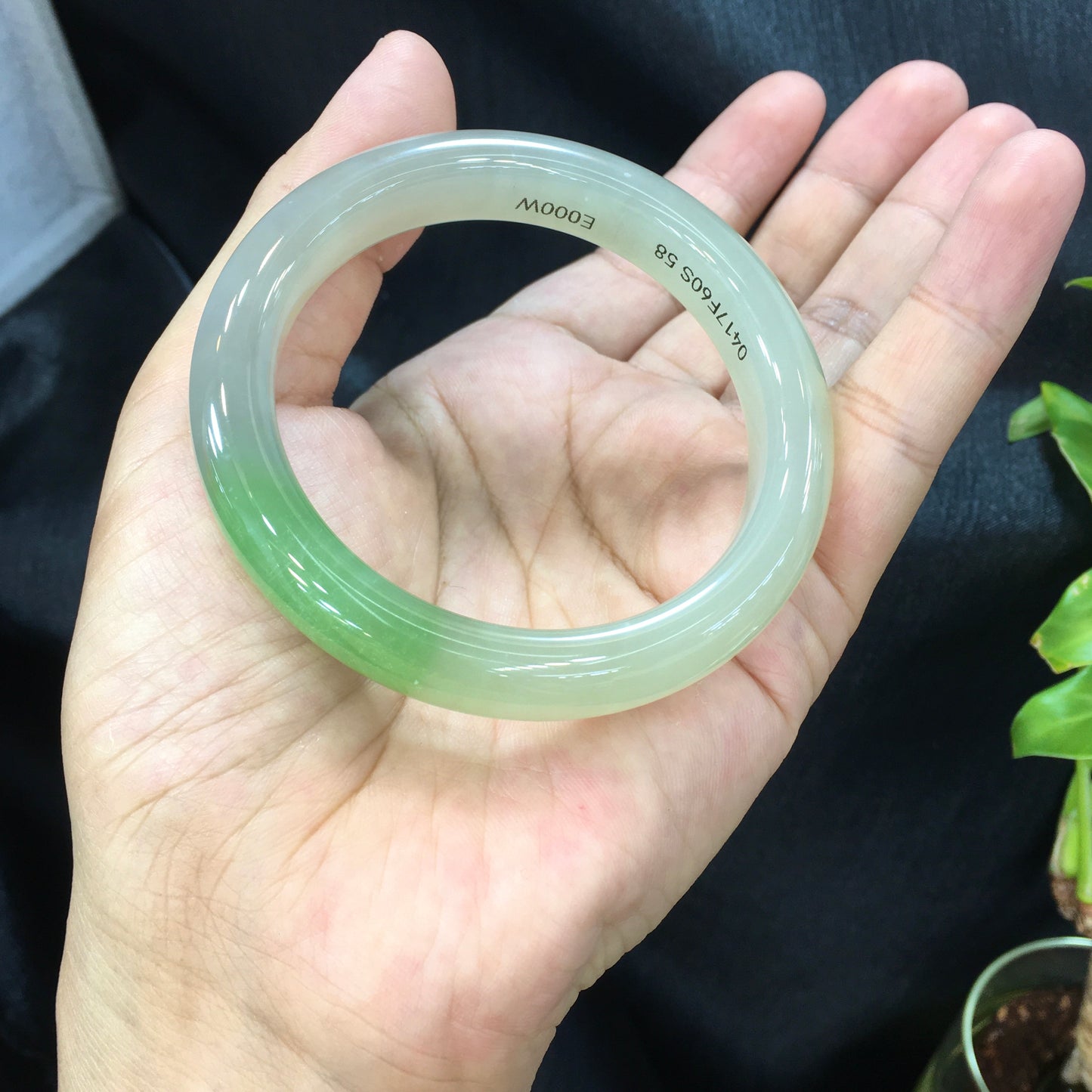 A1981 Inside Diameter 58 MM Exquisite Chinese Cuiqing Hetian Jade Bracelet