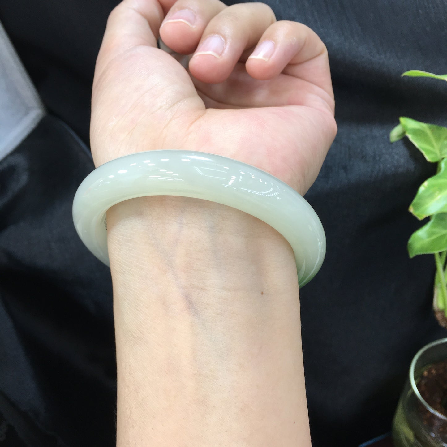 A1981 Inside Diameter 58 MM Exquisite Chinese Cuiqing Hetian Jade Bracelet
