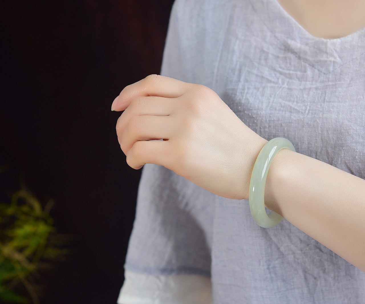 A1984 Inside Diameter 56.2 MM Superb Chinese Lake Green Hetian Jade Bracelet