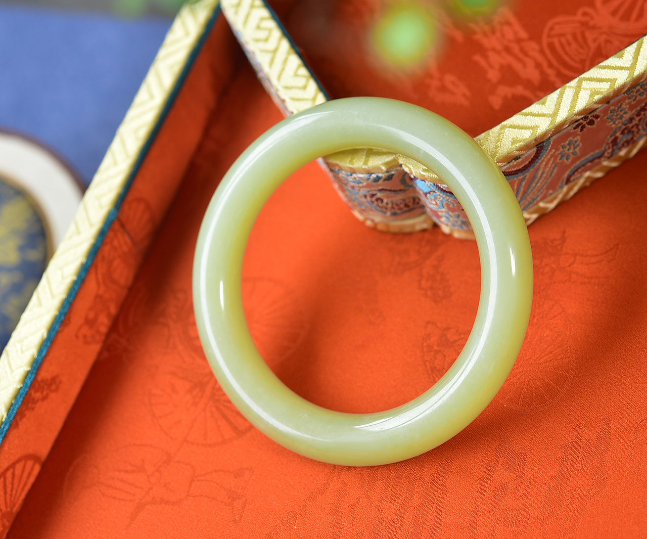 A1986 Inside Diameter 60 MM Superb Chinese Light Yellow Hetian Jade Bracelet